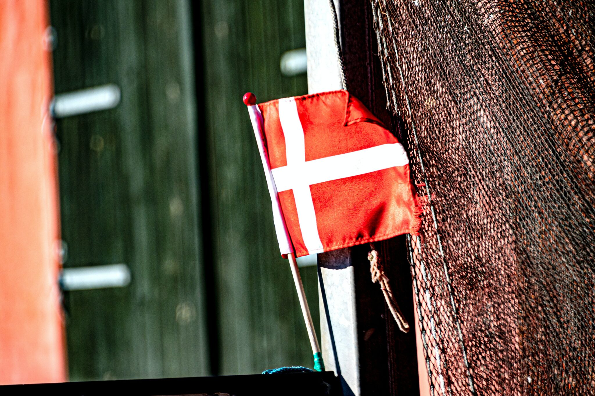 Вывешенный флаг Дания